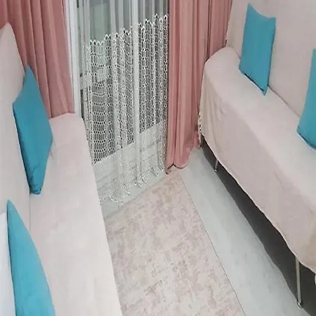 Kusadasi/Davutlar Havuzlu Sitede Kiralik Daire Apartamento